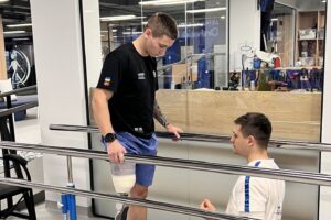 Світлина. Тисяча українців можуть отримати безоплатне протезування: як у центрі MCOP Україна допомагають повертатися до активного життя після ампутацій. Реабілітація, протез, протезування, відновлення, ампутація, MCOP Україна