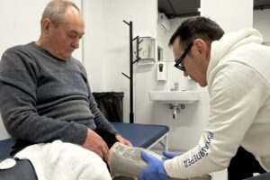 Світлина. Тисяча українців можуть отримати безоплатне протезування: як у центрі MCOP Україна допомагають повертатися до активного життя після ампутацій. Реабілітація, протез, протезування, відновлення, ампутація, MCOP Україна