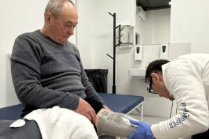 Світлина. Тисяча українців можуть отримати безоплатне протезування: як у центрі MCOP Україна допомагають повертатися до активного життя після ампутацій. Реабілітація, протез, протезування, відновлення, ампутація, MCOP Україна