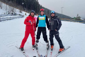 Вперше в Україні: ветеран Микола Шот, який втратив на війні чотири кінцівки, став на лижі (ВІДЕО)