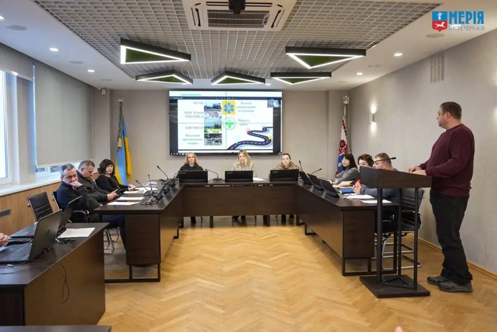 У Черкасах триває розроблення безбар’єрних маршрутів. інвалідність, безбарʼєрний маршрут, засідання, рада безбар’єрності, черкаси