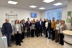 Світлина. Перший пункт Урядової «гарячої лінії» відкрито в Жовкві!. Безбар'єрність, інвалідність, проєкт, доступ, Жовква, Пункт безбар’єрності