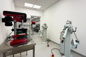 Світлина. Навчально-наукову лабораторію протезування відкрили у КПІ. Навчання, ветеран, ерготерапія, медична реабілітація, КПІ, навчально-наукова лабораторія протезування