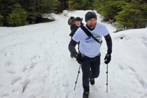 Світлина. «Мандротерапія» на Говерлі: ветерани на протезах подолали складний зимовий маршрут. Реабілітація, протез, ветеран, Говерла, сходження, Мандротерапія