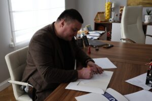 Світлина. Волинь розпочинає підготовку фахівців із безбар’єрності: ОВА та ЛНТУ підписали меморандум про співпрацю. Безбар'єрність, співпраця, меморандум, Волинь, ОВА, ЛНТУ