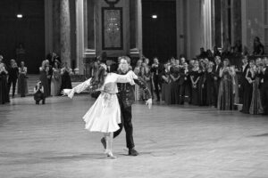 Олександр Терен на протезах виступив на балу у Відні та розчулив мережу (ВІДЕО)