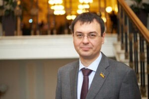 Гетманцев: Виплати дітям з інвалідністю необхідно прив’язати до мінімальної зарплати