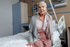 Інвалідність при раку: як оформити статус і не втратити право на допомогу