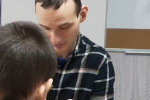 У Черкасах перші троє людей почали проживання у центрі «Жага до життя»