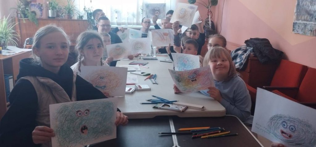 У Маневичах стартував творчий проєкт для дітей та молоді з інвалідністю. інвалідність, заняття, зустріч, маневичі, проєкт творчі разом