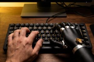 Триває реєстрація на безоплатне навчання з кібербезпеки для людей з інвалідністю CyberBee